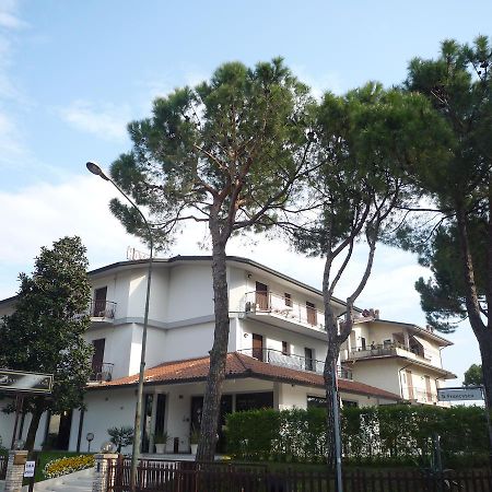 Hotel International シルミオーネ エクステリア 写真