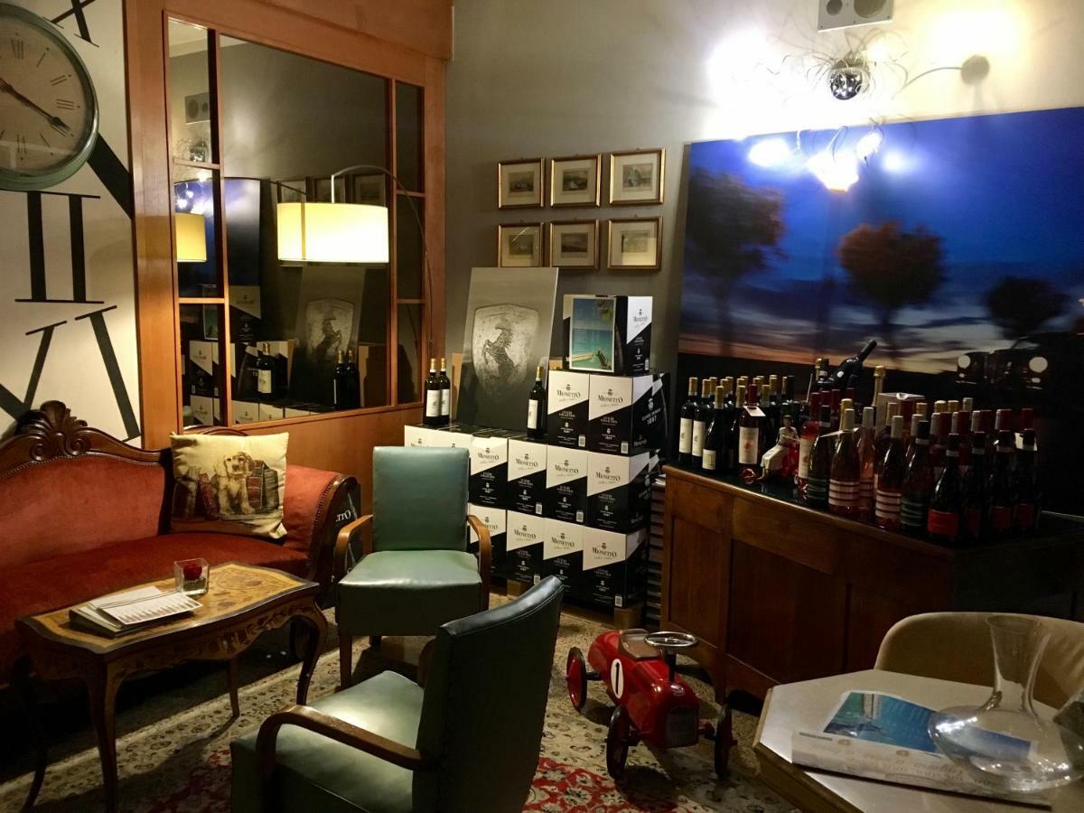 Hotel International シルミオーネ エクステリア 写真