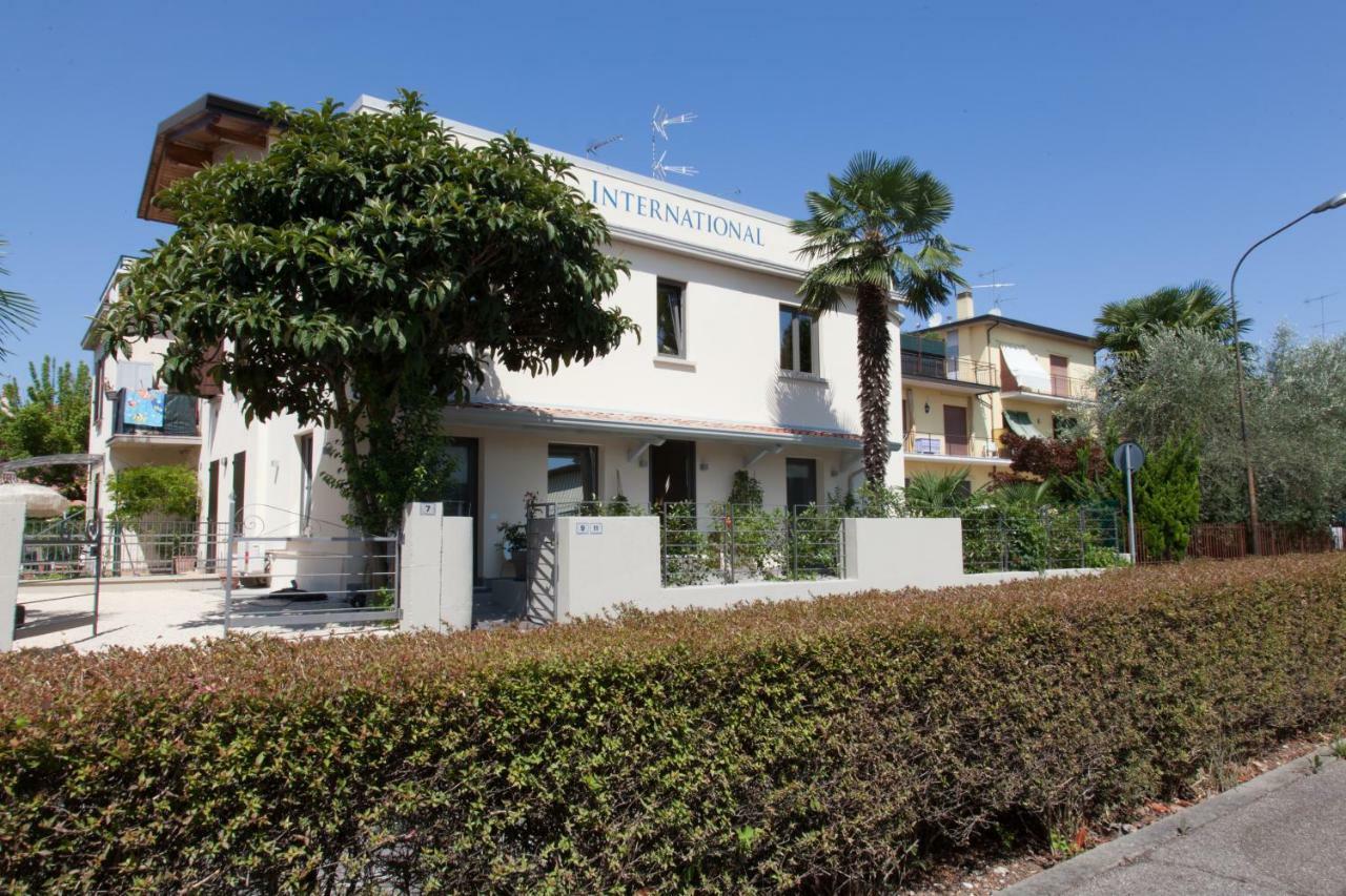 Hotel International シルミオーネ エクステリア 写真